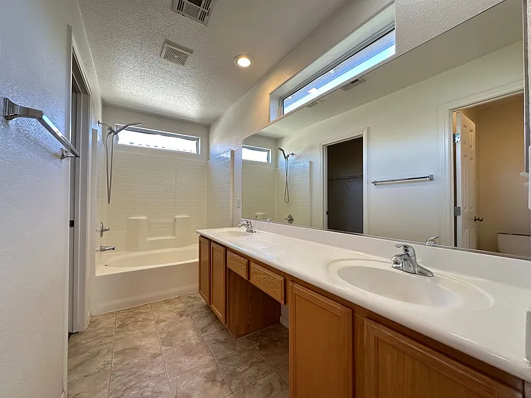 10440 Anacostia St — Photo 16