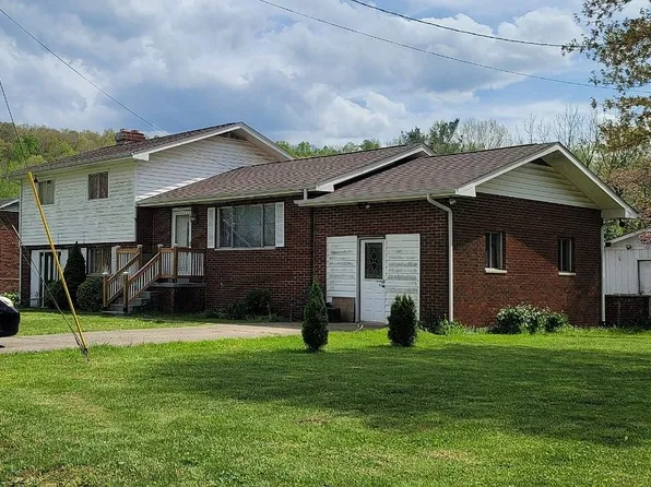 6620 Clark Dr, Barboursville, WV 25504