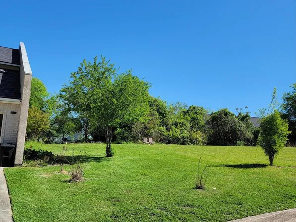 102 Capetown Way, Montgomery, TX 77356