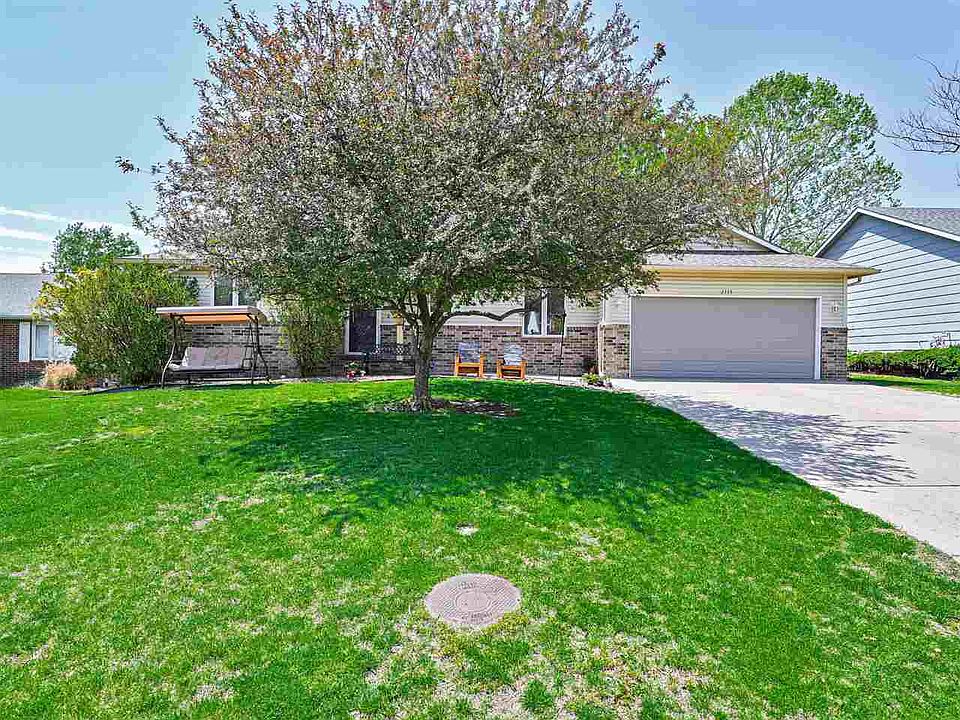 1st image of 2335 Gentry Ln