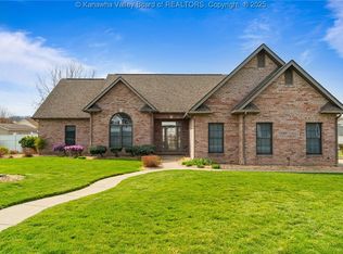 251 Woodmire Dr, Milton, WV 25541