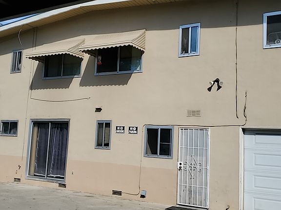 3rd image of 431 S 11th St APT 4