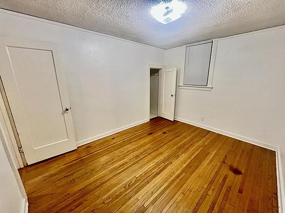 5th image of 312 E Avenue C