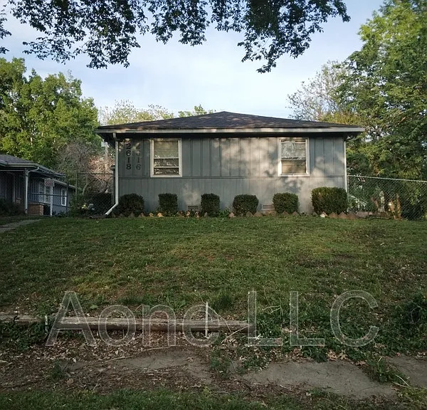 2618 SW Clay St — Photo 1