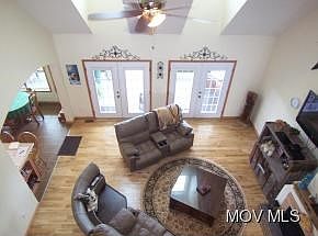 Cathedral Ceilings Family Room