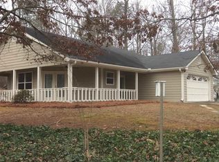 185 Lakefront Dr, Covington, GA 30016
