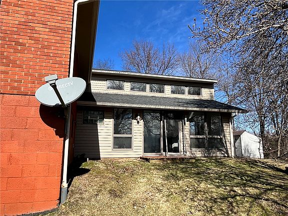 5th image of 523 Larix Rd