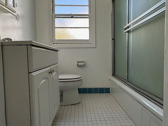 4th image of 2190 Monterey Ave