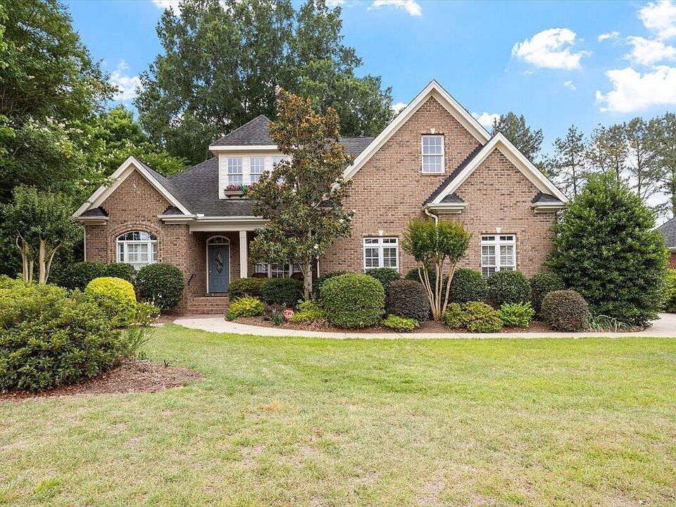 1st image of 101 Briar Rose Ln