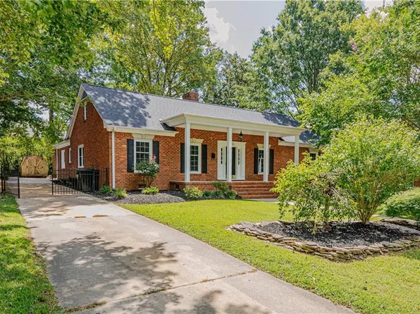 2822 Bedford St, Burlington, NC 27215