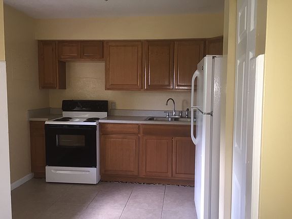 5th image of 5885 Dahlia Dr #22