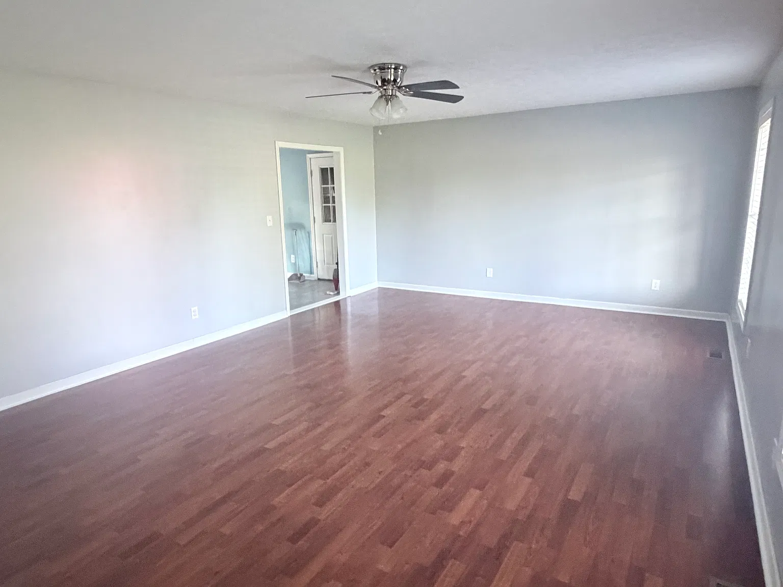 3 bed, 1316 sqft, $1,300 — Photo 2