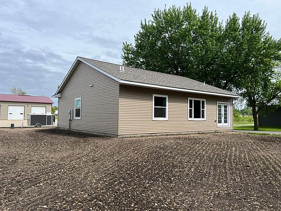 5th image of 828 Spark Ave