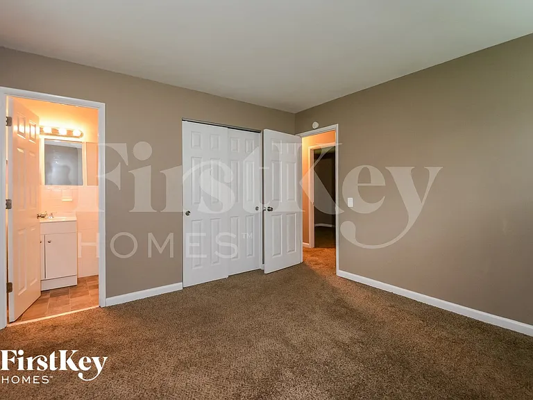 400 Humes Ln — Photo 9