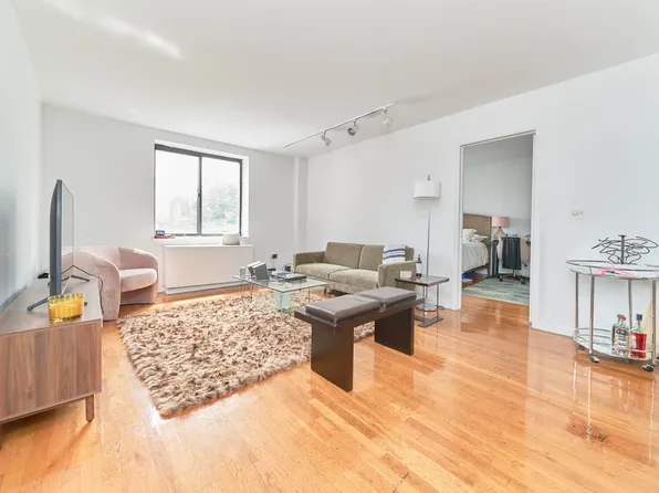 458 W 52nd St APT 5d, New York, NY 10019