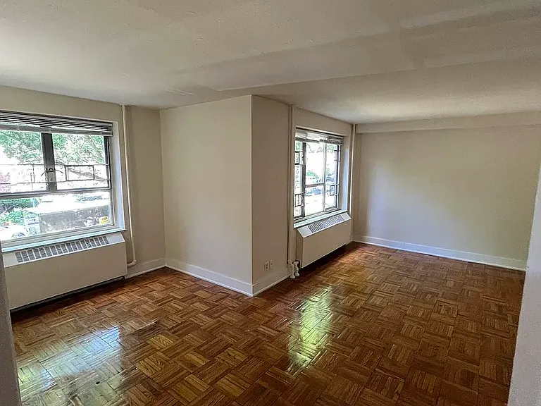 185-19 64th Ave #3B — Photo 3