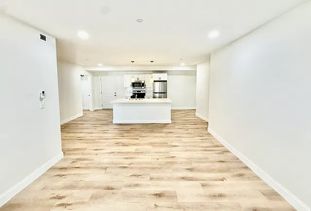 4-14 Medford St #210