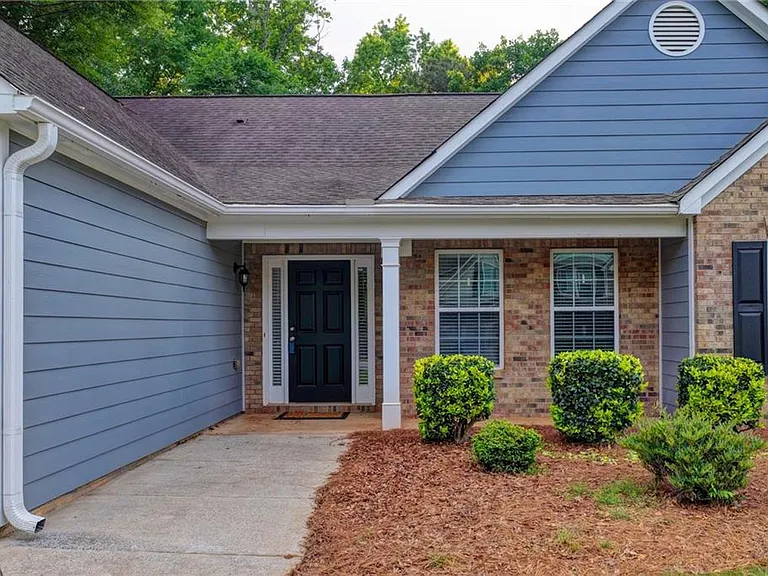 310 Andrew Ridge Dr — Photo 2
