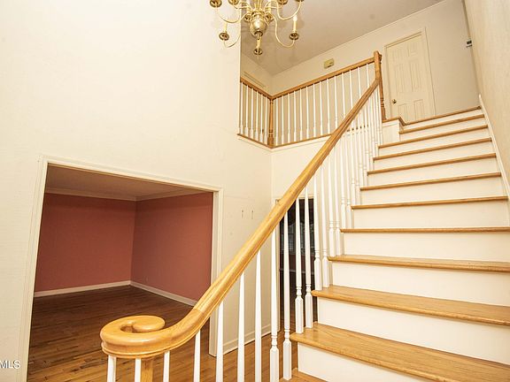 2nd image of 708 E Fox Den Dr