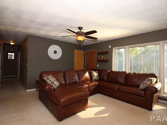 4th image of 2707 W War Memorial Dr