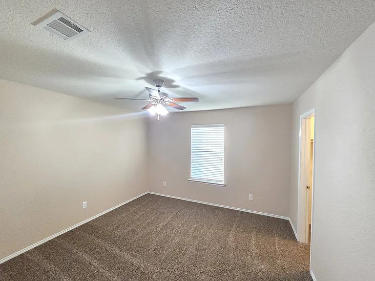 8138 Mossberg Dr — Photo 35