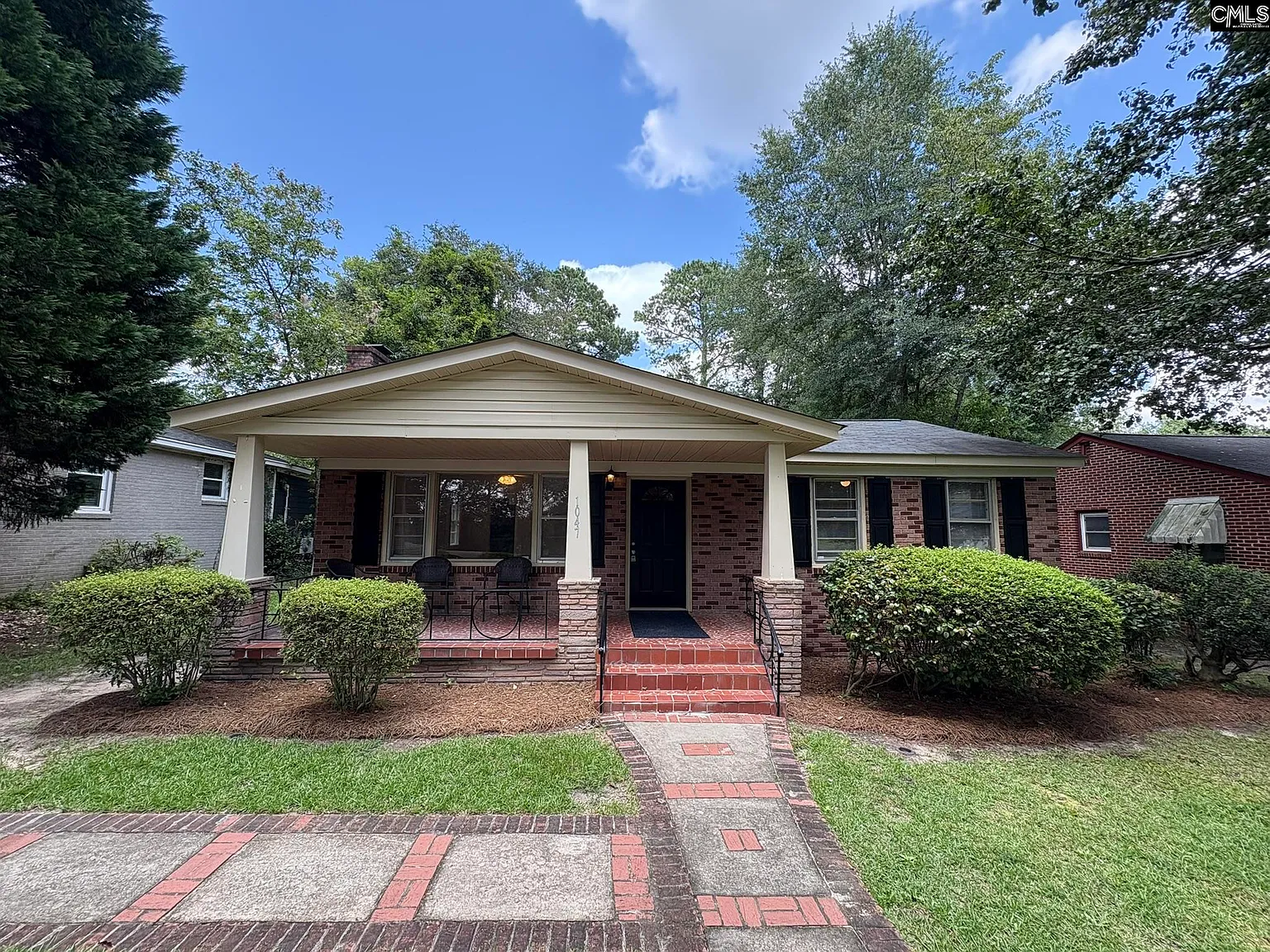 3 bed, 1124 sqft, $1,750 — Photo 1