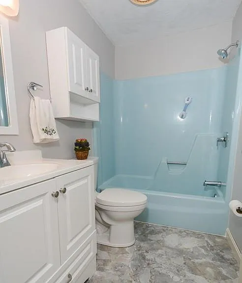 327 Plantation St — Photo 9