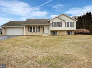 345 Suelinn Dr, Chambersburg, PA 17201