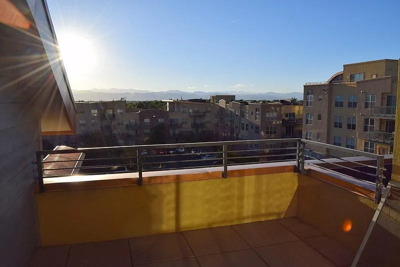 2 bed, 1390 sqft, $2,500 — Photo 2