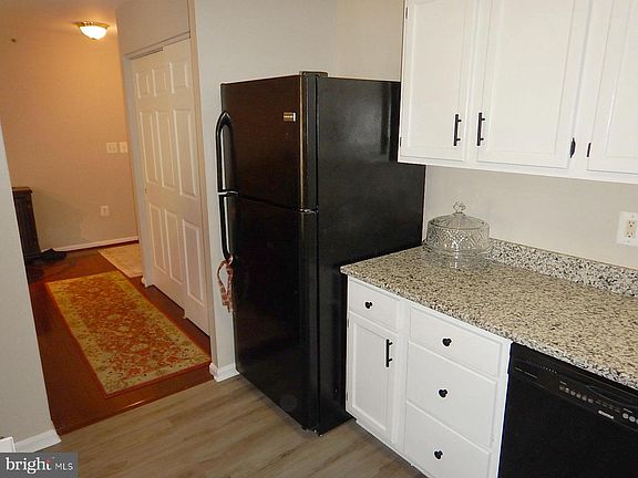 4th image of 4106 Chardel Rd APT 3F