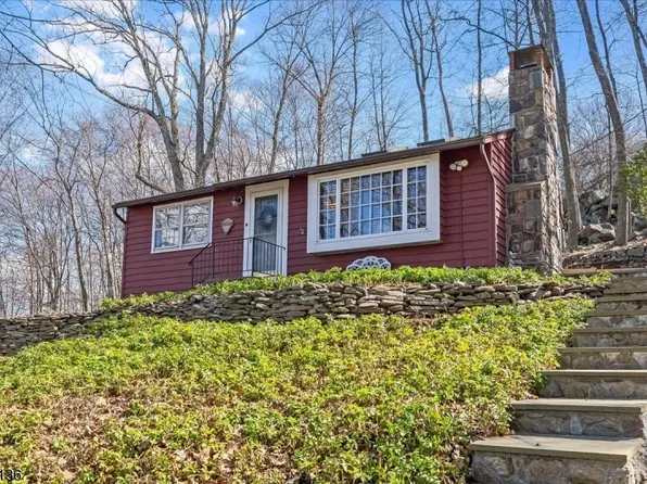 75 Glenside Trl, Byram Twp., NJ 07871