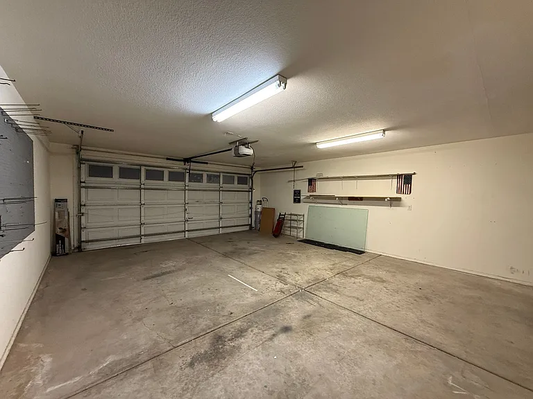 3346 Fountain Palm Dr — Photo 28