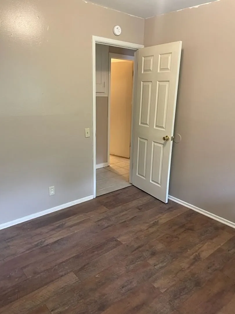 411 Lindenwood Drive — Photo 4
