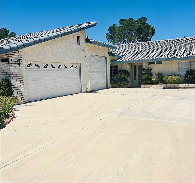 1st image of 14790 Greenbriar Dr