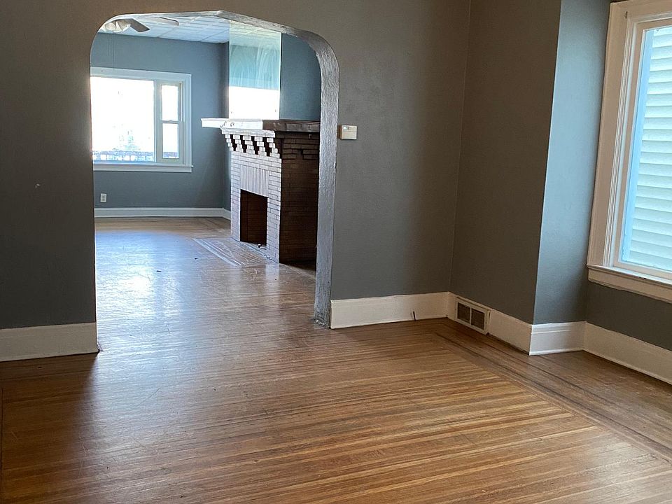 1st image of 25 Kamper Ave