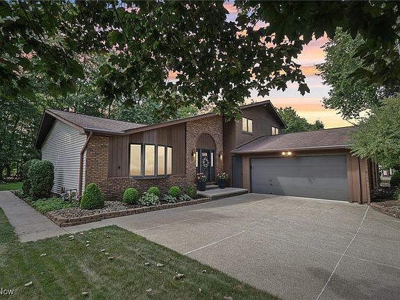 2nd image of 9841 Beechwood Dr