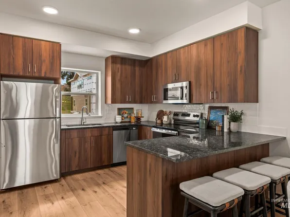 7439 W Swain Ln, Garden City, ID 83714