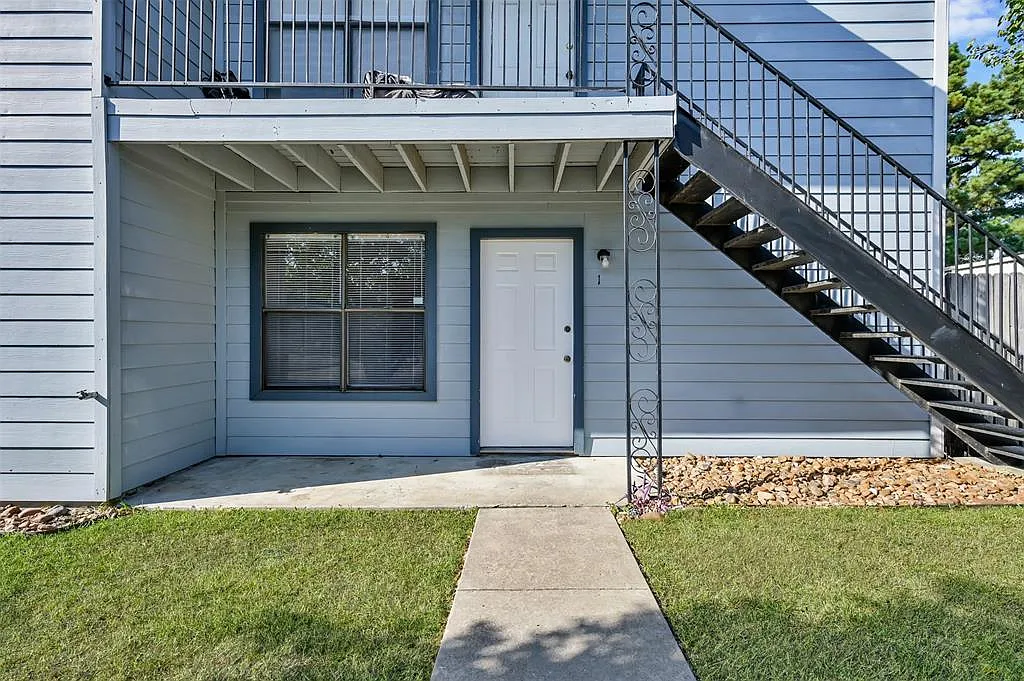 Property Photo - 900 Holly Dr #13