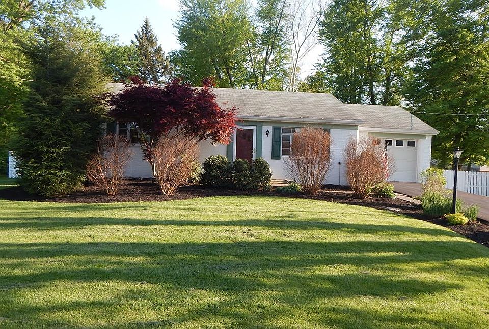 1st image of 545 Alvina Ln