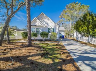 135 NE 31st St, Oak Island, NC 28465