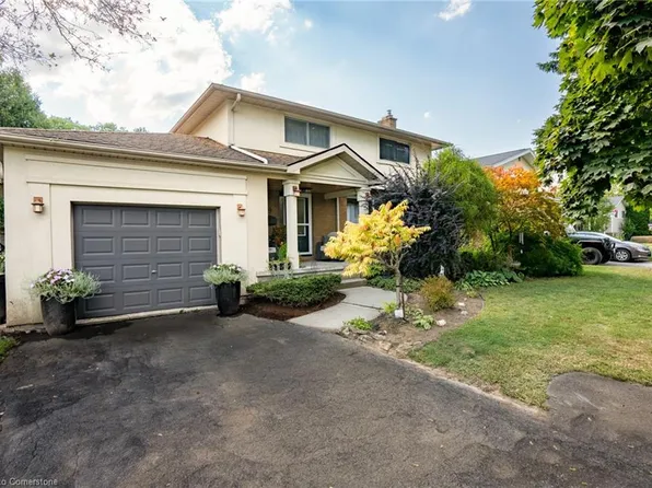 19 Claremount Cir, Welland, ON L3C 2P4