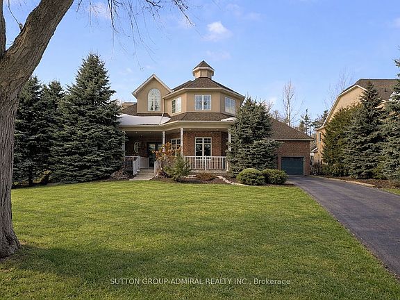 2nd image of 74 Kootenay Rdg