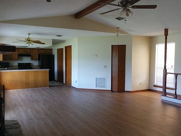 3rd image of 1389 Pawnee St