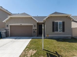 933 N Abbey Dr, North Salt Lake, UT 84054