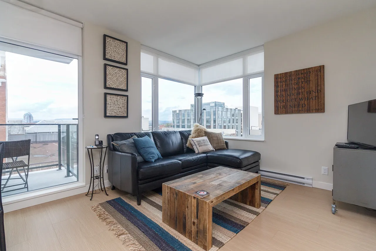2 bed, 800 sqft, $4,000 — Photo 1