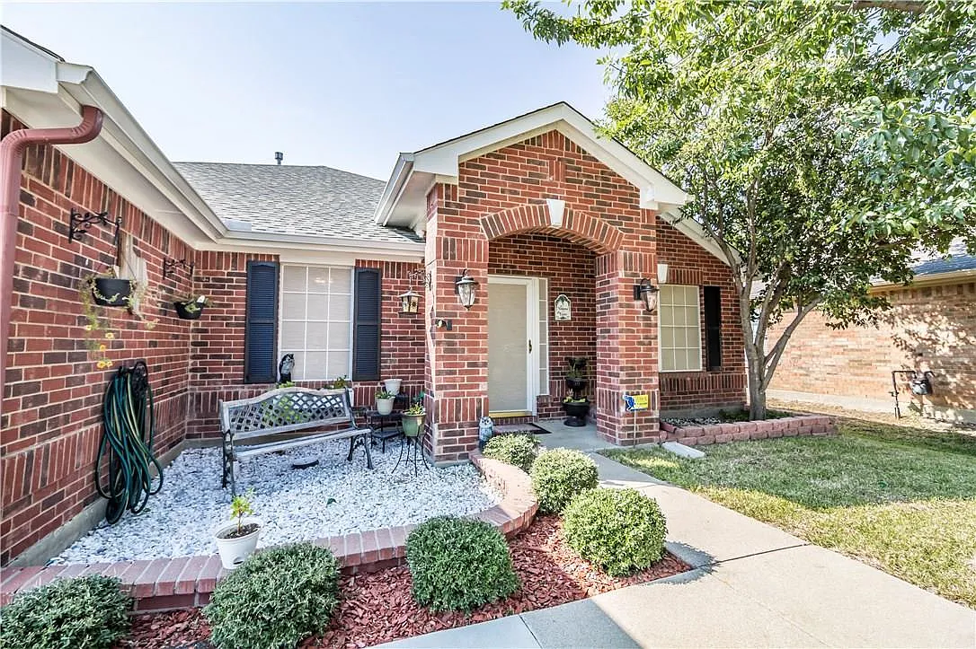Building Photo - 5051 Stagecoach Way