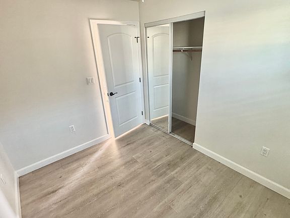 4th image of 929 W 77th St #2