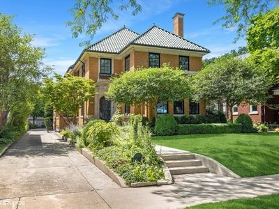 927 N Elmwood Ave, Oak Park, IL, 60302