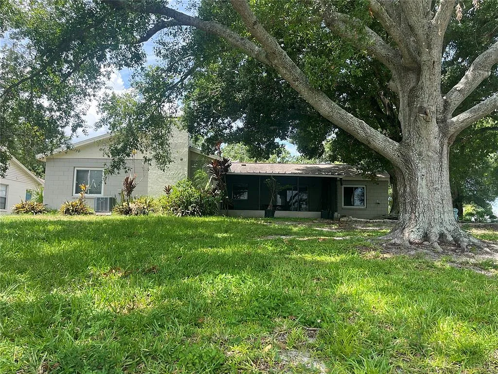 3 bed, 2.0 bath, 1477 sqft, $2,195 — Photo 3