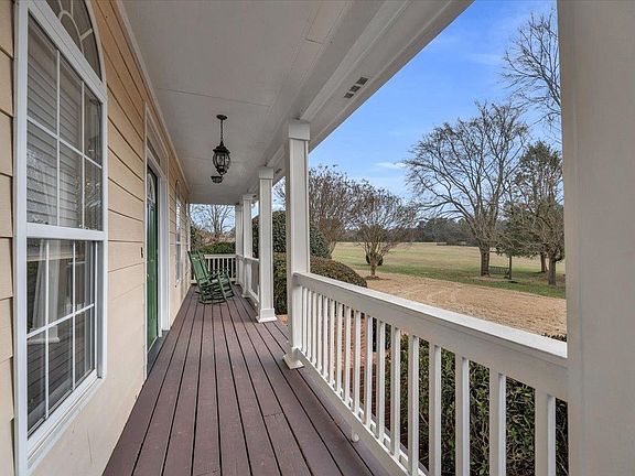 4th image of 1141 Fieldcrest Ln